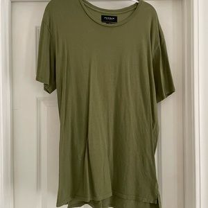 PacSun Longer Fit tshirt